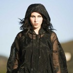 Chelsea Wolfe: «Η επαφή με τον κόσμο, φέρνει τη μουσική σε άλλο επίπεδο»