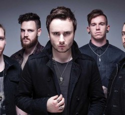 Austin Dickinson: «Τα screaming φωνητικά μπορούν να σε διαλύσουν» 