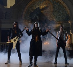 Attic: «Δεν μπορούμε να αποφύγουμε τις συγκρίσεις με τον King Diamond» 