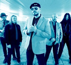 The Night Flight Orchestra: «Έχουμε αποστολή να προσφέρουμε κάτι που έχει εκλείψει»