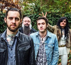 Royal Thunder (Mlny): «Αγαπώ άπειρα τις φωνές των Mercury, Meine και Grohl!» 