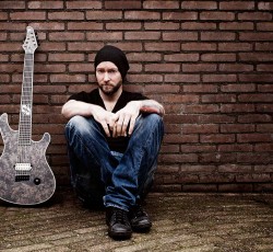 Ruud Jolie (For All We Know): «Δεν θέλω η μουσική μου να είναι ένα εγωκεντρικό ταξίδι» 