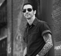 Sully Erna: «Μου λείπουν οι εποχές που η μουσική δεν ήταν τόσο ψηφιοποιημένη» 
