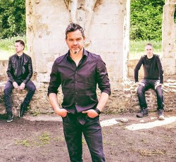 Threshold: «Γράφουμε μουσική για σκεπτόμενους ανθρώπους» 