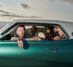 Audrey Horne: «Αν ο Tom Waits πήγαινε σε talent show θα του έλεγαν να μην τραγουδάει» 