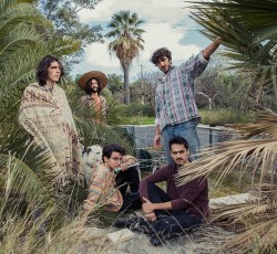 Dury Dava: «Δεν γράφουμε μουσική σκεπτόμενοι το ακροατήριο» 