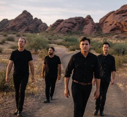 Jimmy Eat World: «Θέλαμε ο νέος δίσκος να κινείται σε πιο rock μονοπάτια»