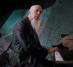 Jordan Rudess: «To "Scenes" έχει ξεχωρίσει στα βιβλία της prog ιστορίας»