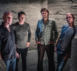 Mayfair: «Για τους Έλληνες η μουσική είναι θρησκεία»