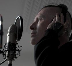 Greg Mackintosh: «Η θρησκεία είναι ό,τι πιο διχαστικό υπάρχει στον πλανήτη» 