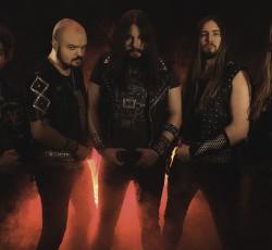 Vulture: «Είτε είσαι μέρος της παραδοσιακής heavy metal σκηνής, είτε όχι»