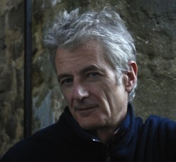 Peter Hammill: «Είναι προνόμιο να βλέπουμε πως τα πράγματα φτάνουν σε ένα τέλος»