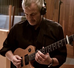 Stephan Thelen: «Η μουσική και τα μαθηματικά εκφράζουν τα μυστήρια της ύπαρξης» 