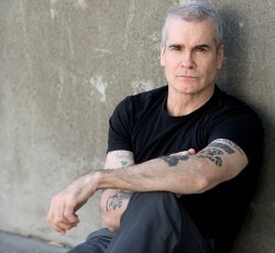 Henry Rollins: «Δεν μπορείς να εξαπατήσεις κανένα κοινό» 