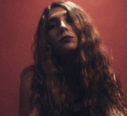 Illudium: «Δεν είμαι και η μεγαλύτερη υπέρμαχος του όρου "female-fronted"» 