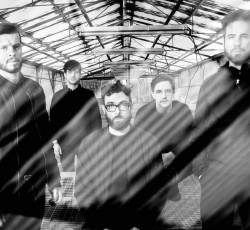 Plebeian Grandstand: «Βίαιη μουσική, δίχως κανένα σεβασμό προς καμία παράδοση» 