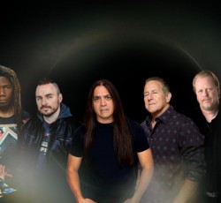 Mark Zonder: «Τα ευκολομνημόνευτα τραγούδια δεν σημαίνουν απλή μουσική» 