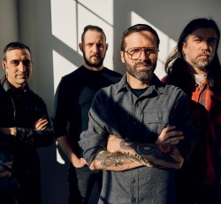 Cave In: «Ήταν ιδιαίτερα θεραπευτικό να συνεχίσουμε να παίζουμε μουσική μαζί» 