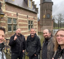 Kevin Ridley: «Προσπαθώ να μη γράφω το ίδιο κομμάτι δώδεκα φορές» 