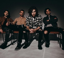 Nothing More: «Όσο περισσότερο δε χωράς σε ένα κουτί, τόσο περισσότερο ξεχωρίζεις»