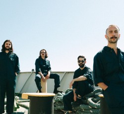 The Steams: «Έχουμε ανάγκη να πορευτούμε μουσικά σε μια πιο μανιώδη, απρόβλεπτη κατεύθυνση»