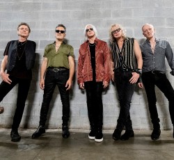 Def Leppard:«Ακόμα κι οι pop καλλιτέχνες rock stars θέλουν να γίνουν»