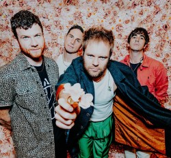 Enter Shikari: «Ας παίρνουμε ποσοστά από το bar αν θέλουν ποσοστά από το merch» 