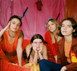 Goat Girl: «Άτομα με διαφορετικό αυτοπροσδιορισμό, περιπολούνται περισσότερο» 