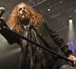 John Corabi: «Δε μένω έκπληκτος με τίποτα σχετικά με τους Mötley Crüe»
