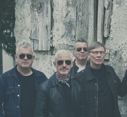 Sad Lovers And Giants: «Aν είχαμε αποκτήσει αμέσως φήμη, θα είχαμε πεθάνει»