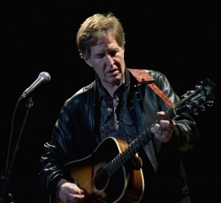 Steve Wynn: «Τρέφομαι από τη διάθεση και την ανταπόκριση του κοινού»