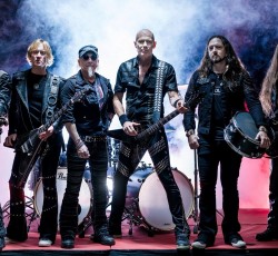 Accept: «Θα συνεχίσουμε μέχρι τη μέρα που θα πεθάνουμε» 