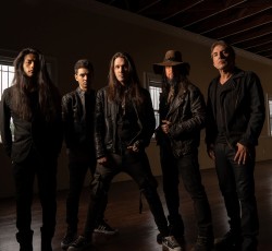 Derek Sherinian: «Πήραμε ένα σκληρό μάθημα με τους Sons Of Apollo»