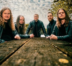 Iotunn: «Είναι ευθύνη μας να αναλογιζόμαστε πως μπορούμε να κάνουμε τον κόσμο καλύτερο» 