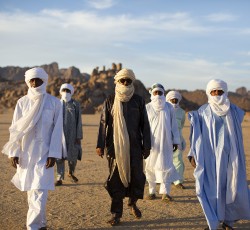 Tinariwen: «Είμαστε καλλιτέχνες, όχι πολιτικοί ή πολεμιστές!» 