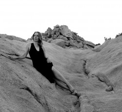 Σίσσυ Δουτσίου: «Υπάρχει μόνο η αγωνία μίας ψυχής που πνίγεται στη σιωπή» 