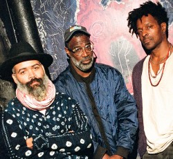 TV On The Radio: «Στο διάολο το Spotify και όλοι οι φίλοι του»