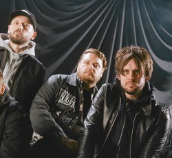 While She Sleeps: «Πάντα ψάχνω για κάτι που να ακούγεται λίγο διαφορετικό» 