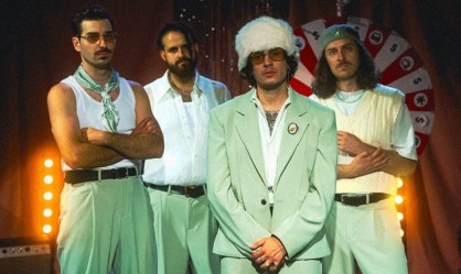 Vianova: «Μερικές φορές οι δαίμονές σου είναι απλώς να πληρώνεις τους λογαριασμούς»