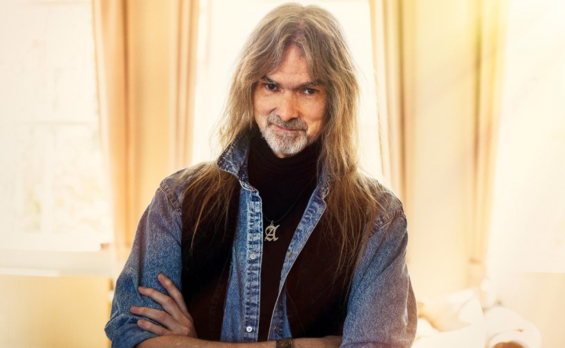 Arjen Lucassen: «Είναι ΟΚ να θες να αλλάξεις κατεύθυνση στη ζωή, είτε ο κόσμος τελειώνει σε πέντε μήνες είτε σε 50 χρόνια»