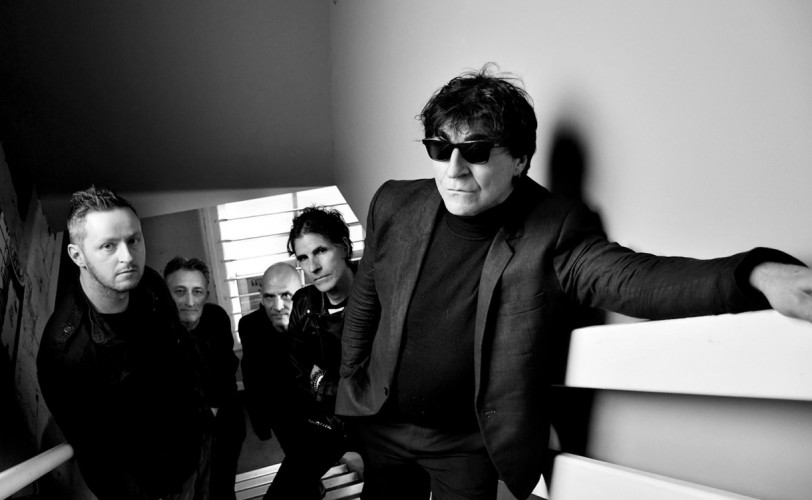 Mark Burgess (The Chameleons): «Είμαστε πραγματικά ελεύθεροι από οποιοδήποτε περιοριστικό πλαίσιο επιβάλει η κληρονομιά μας»