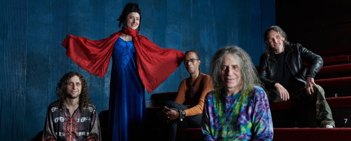 Ozric Tentacles: «Το να παίζεις νέες μουσικές ζωντανά είναι τρομακτικό»