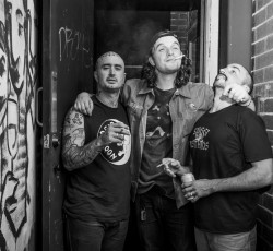Grim Rhythm: «Είναι δύσκολο να γράψεις ενδιαφέρουσα μουσική χωρίς τραγουδιστή» 