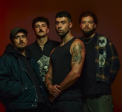 Maruja: «Όσο παραμένουμε διχασμένοι, όλοι μαζί καταρρέουμε» 