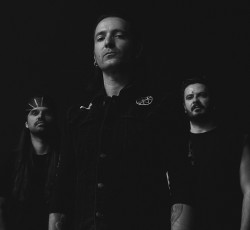 Villagers Of Ioannina City: «Όποιος το παίζει rock star σήμερα είναι μια καρικατούρα» 