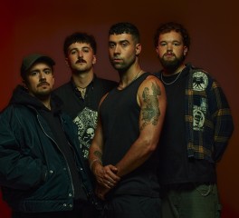 Maruja: «Όσο παραμένουμε διχασμένοι, όλοι μαζί καταρρέουμε»