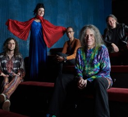 Ozric Tentacles: «Το να παίζεις νέες μουσικές ζωντανά είναι τρομακτικό»