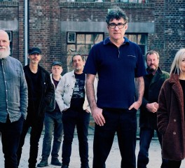 Prolapse: «Ίσως τελικά δεν υπήρχαν και τόσοι λόγοι για να αισθανόμαστε κατάθλιψη στα '90s»