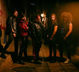 Stiletto Strut: «Μας εμπνέουν όσοι δεν τους δόθηκε ελπίδα και τα κατάφεραν»