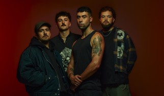 Maruja: «Όσο παραμένουμε διχασμένοι, όλοι μαζί καταρρέουμε»